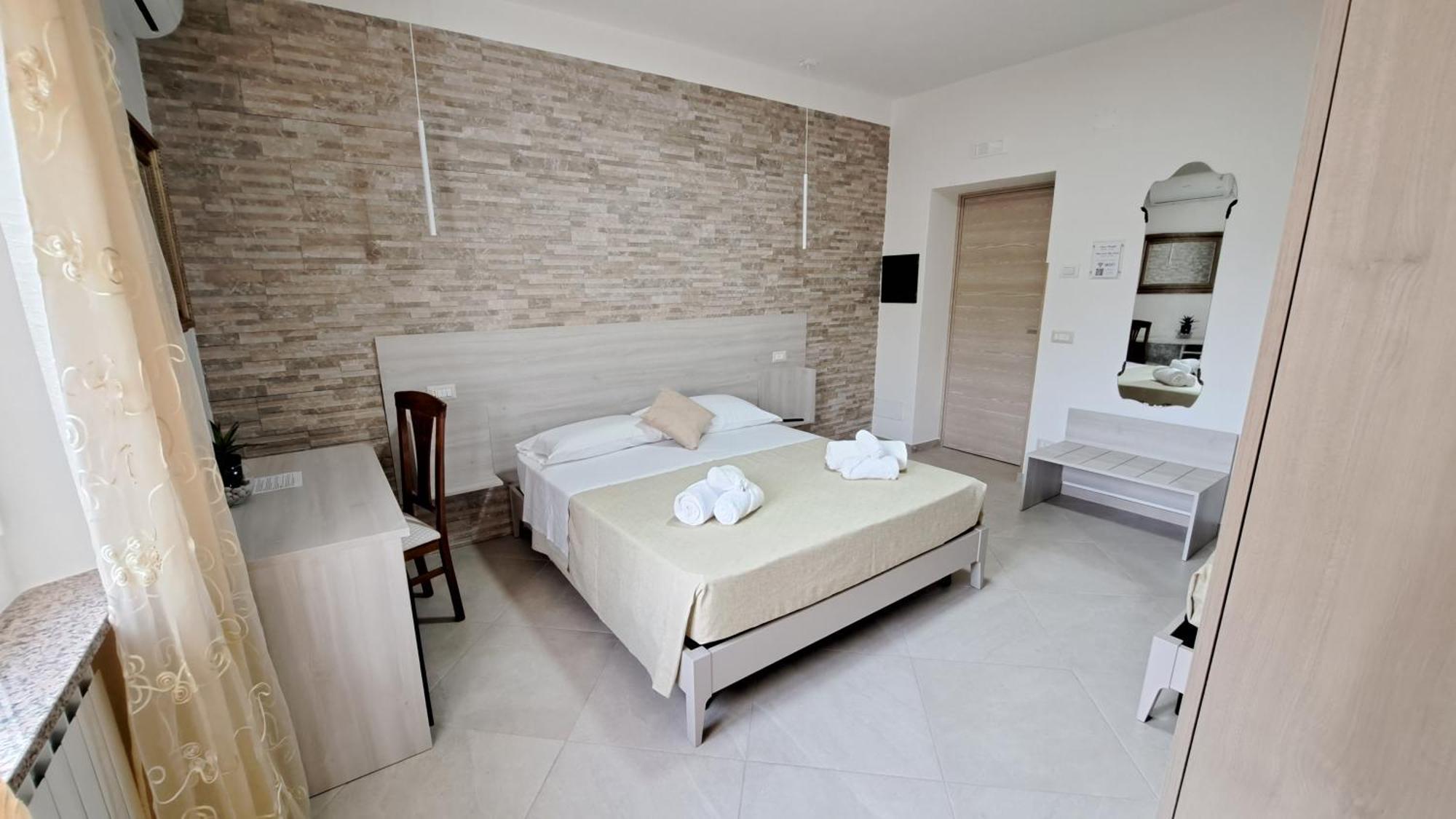 Hera Tropea Rooms Exteriör bild