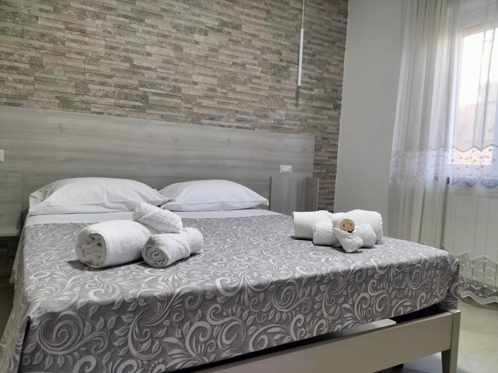 Hera Tropea Rooms Exteriör bild